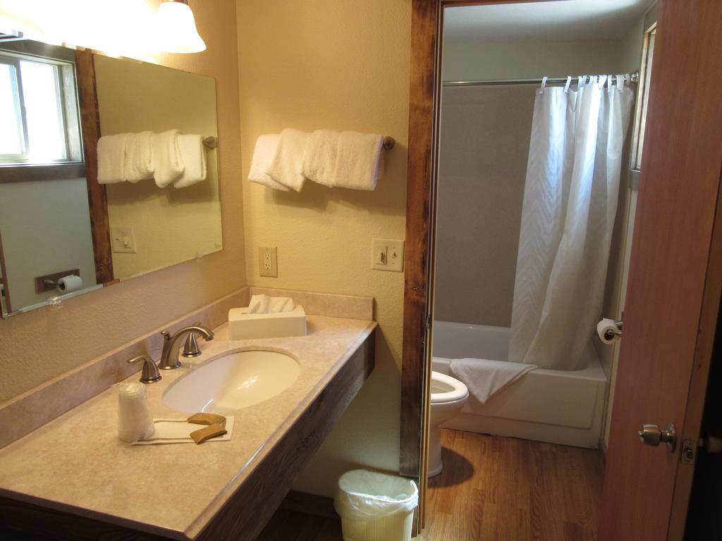 Al'S Westward Ho Motel West Yellowstone Bagian luar foto